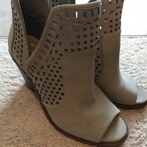 Jessica Simpson booties Cherrell booties